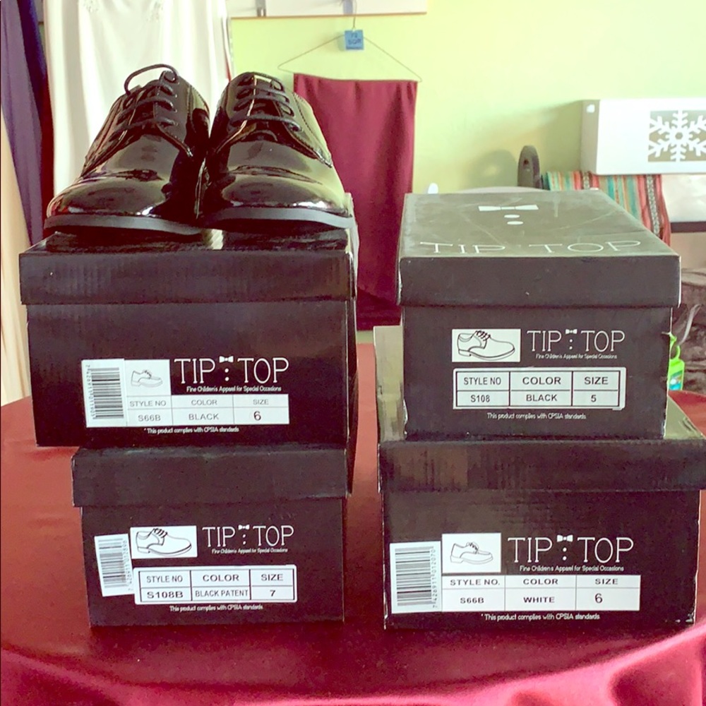 Children dress up black shoes